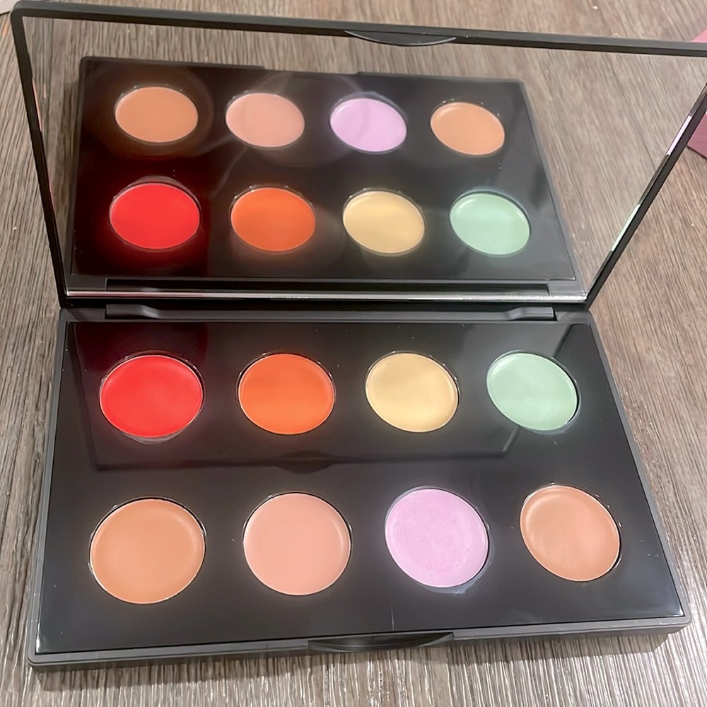 Beautiful palette! REEMA BEAUTY